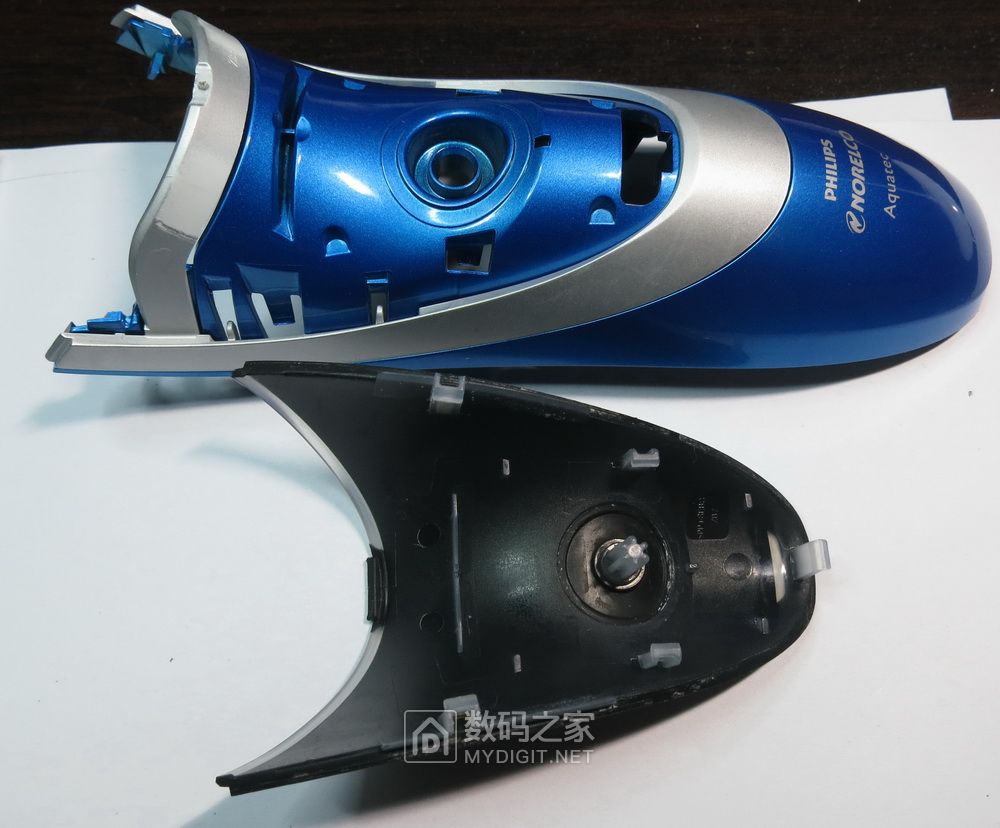 飞利浦三头剃须刀刀头拆卸清洗,传统剃须刀剃须的感受