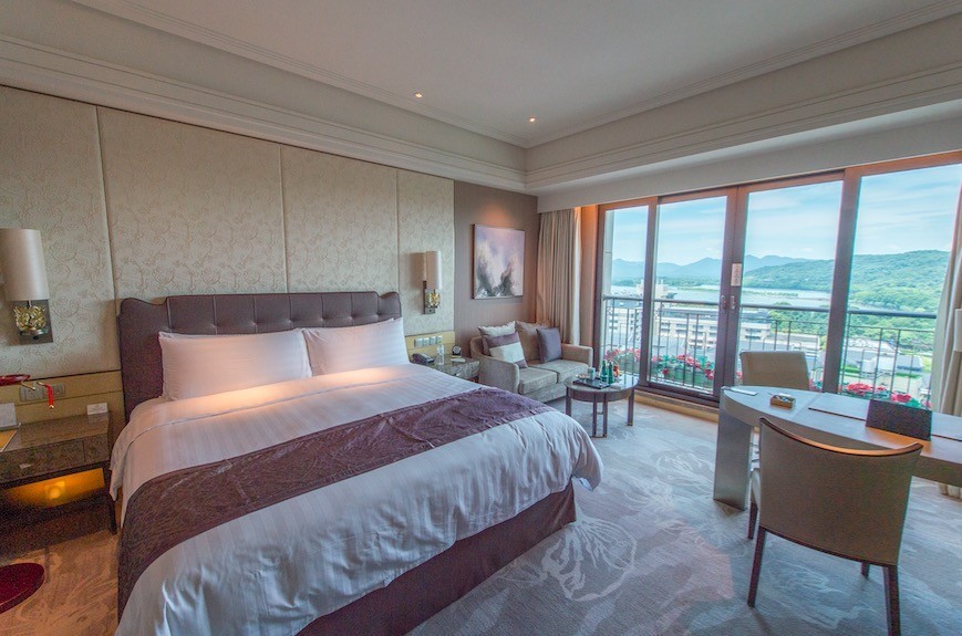 一天吃四五顿饭不长肉才怪,一天吃四顿不胖都不行