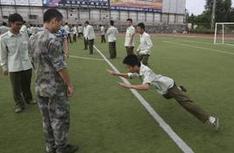 中国选手被摔伤,体坛悲剧32岁奥运冠军身亡