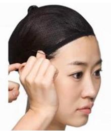 戴假发全过程的教程,明星戴的假发怎么弄的