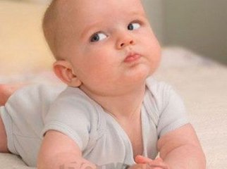 宝宝喜欢歪头,一岁宝宝喜欢歪头怎么办