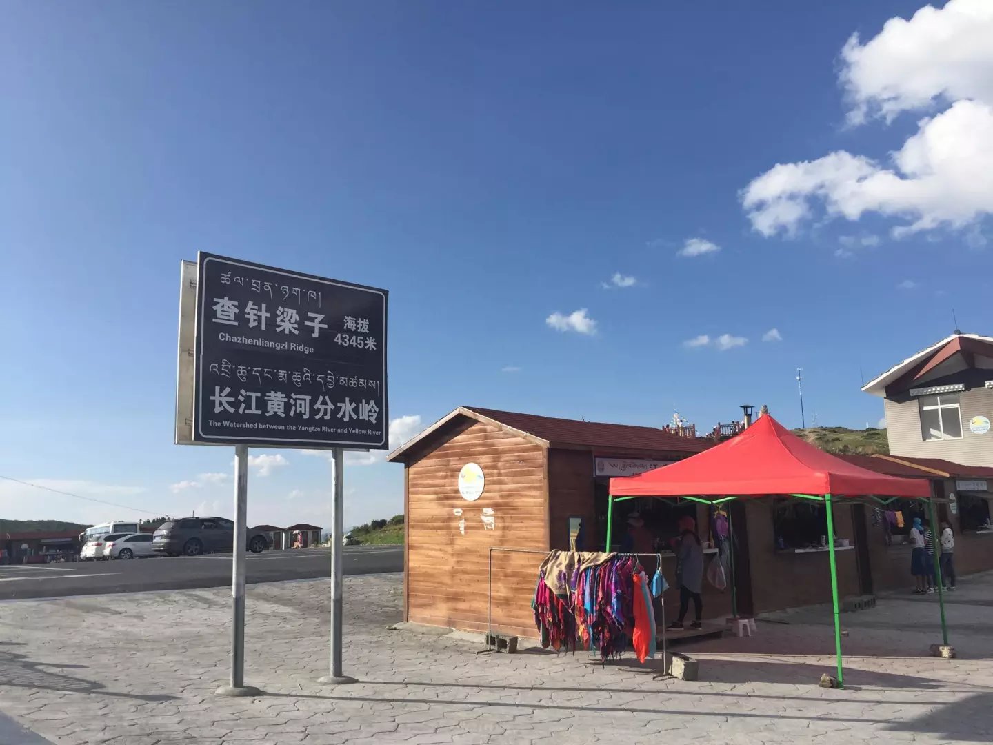 成都热天去哪里旅游最好,成都这么热的天气可以去哪里玩