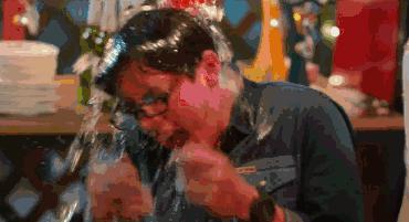 就在一条商业街，4家餐厅上演了各种死法