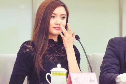 美女老板掏出1亿想冲中超,却在狂输11场后灰溜溜的欠薪跑路