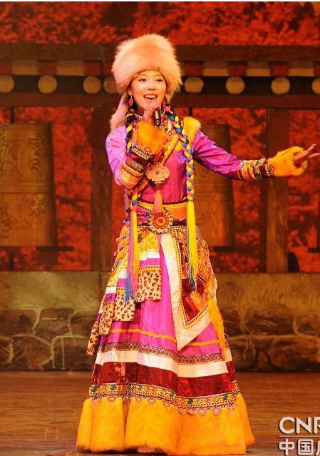 少数民族怪异服饰视频,少数民族诡异服饰