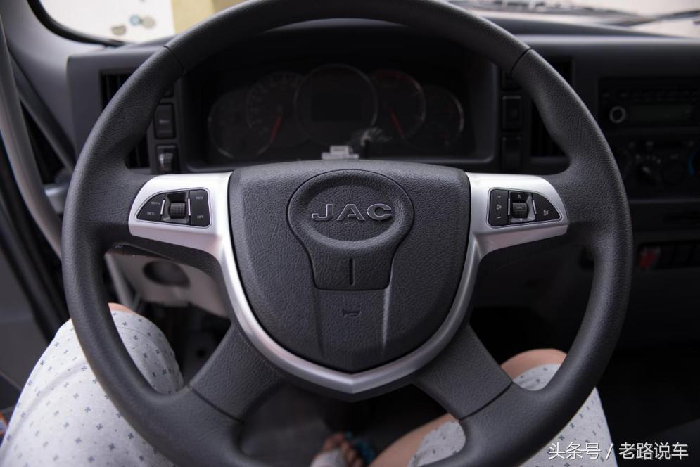 格尔发天然气用的什么发动机,格尔发纳威司达