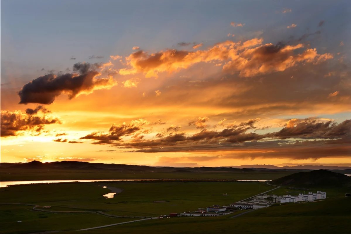 成都热天去哪里旅游最好,成都这么热的天气可以去哪里玩