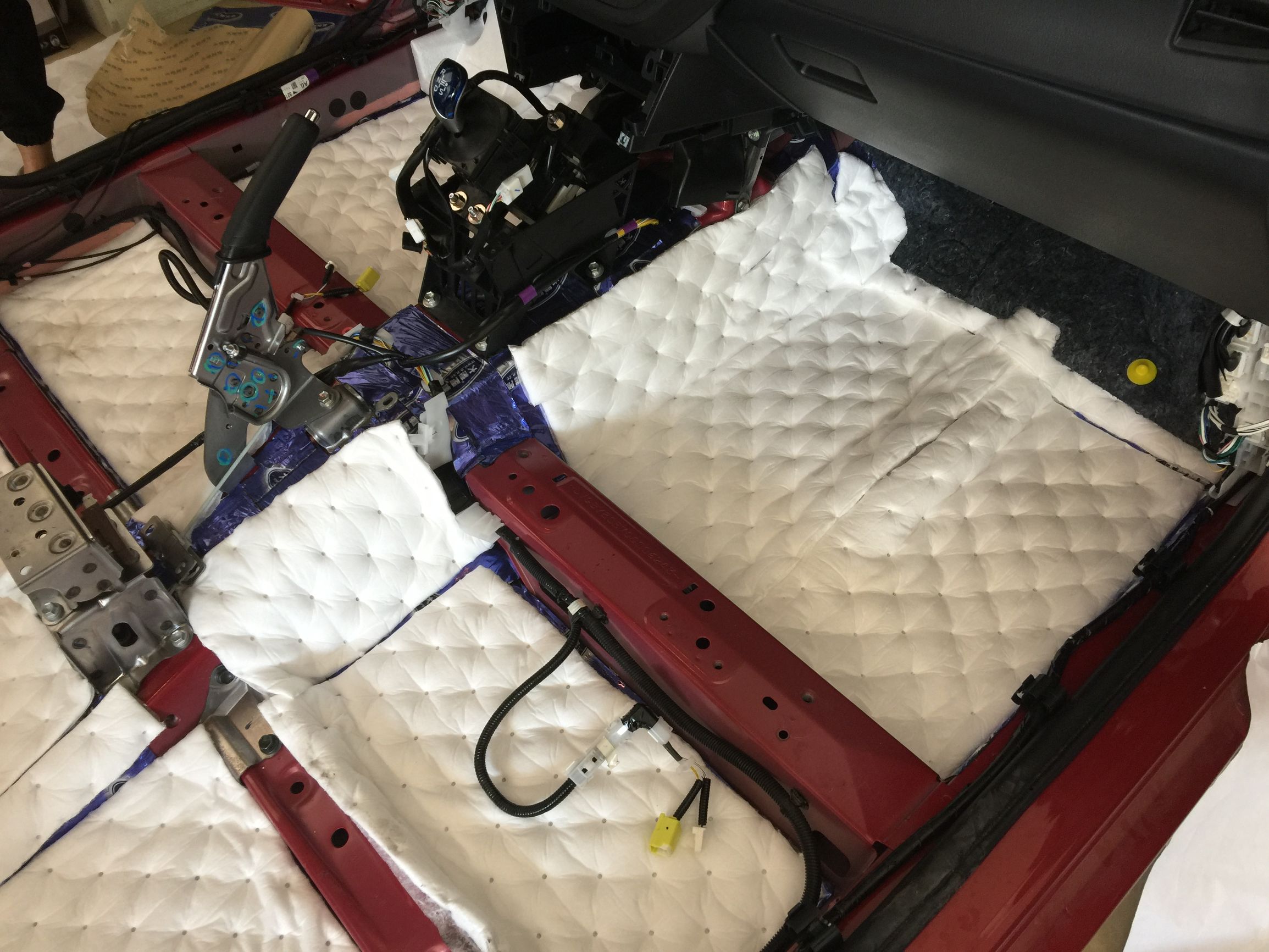 丰田卡罗拉地板隔音,丰田卡罗拉四门做隔音