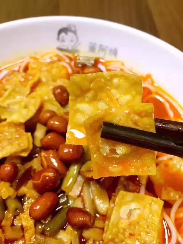 随时随地一壶热水就能吃上的美味螺蛳粉，我们帮你找好了！饿了么？