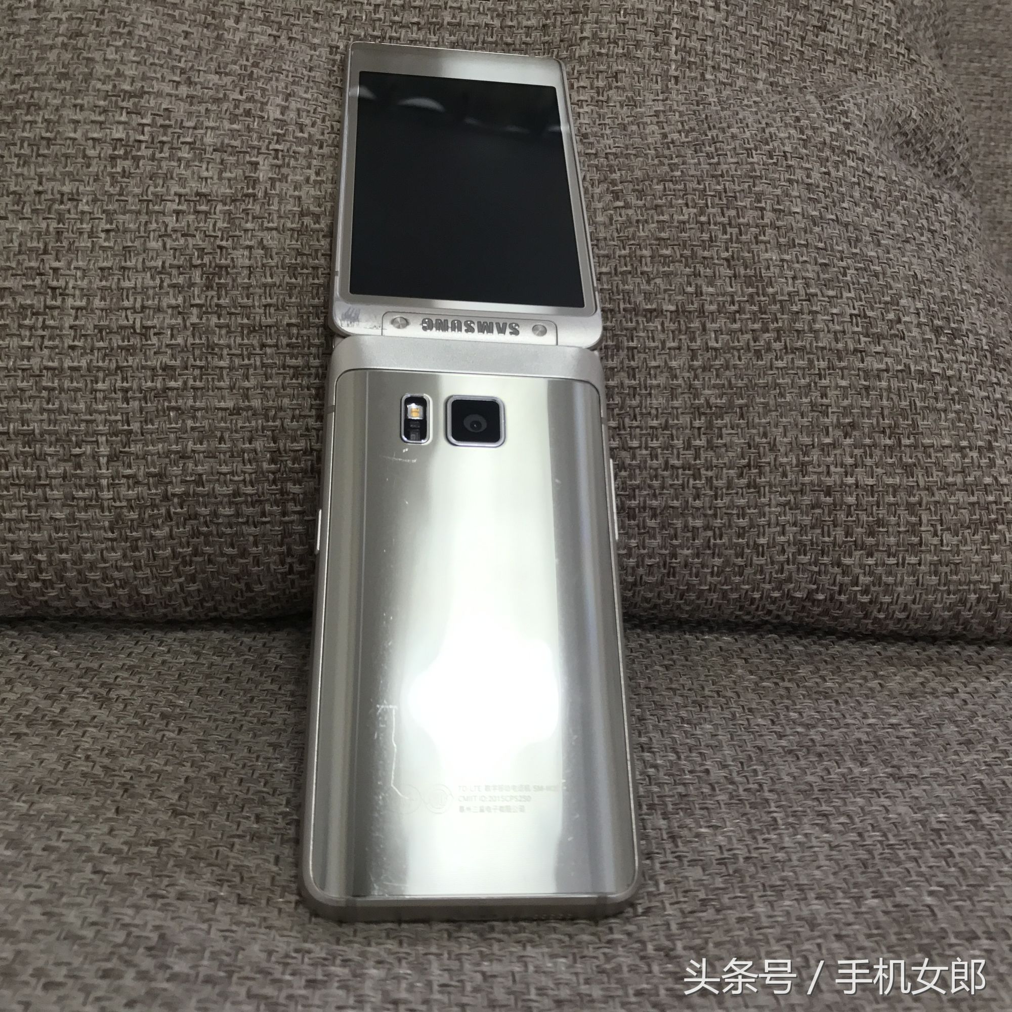 三星w2016翻盖现在多少钱,三星w2019翻盖刚出来价格