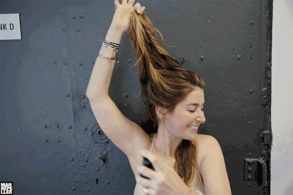 头发特别干枯毛躁软塌怎么办,夏天头发干枯毛躁怎么办