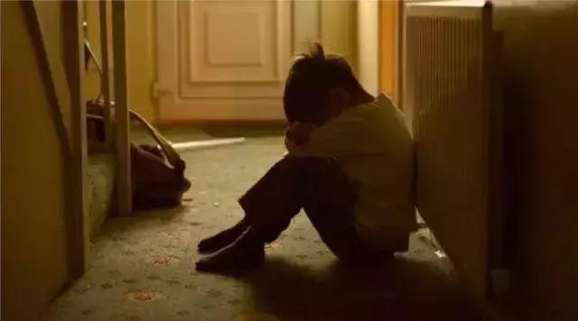 恋童癖离你的孩子并不远，请教会孩子远离恋童癖！