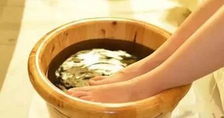 用艾叶煮水后，万万没想到……惊呆了！