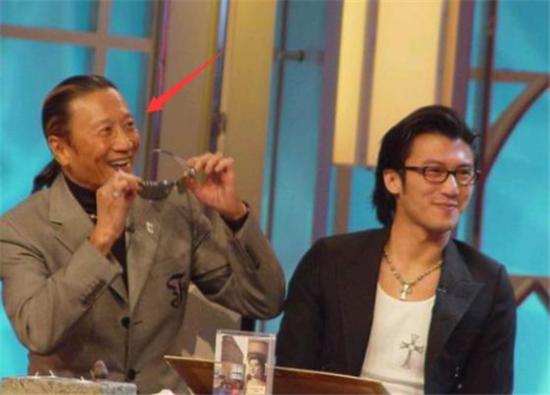 璋㈣搐浜插惢鍓嶅,璋㈣搐涓庝笂娴峰コ鏈嬪弸鎺ュ惢