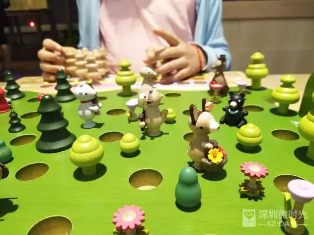 这家店挂着音乐盒的招牌，里面竟然藏着一个免费游乐园？