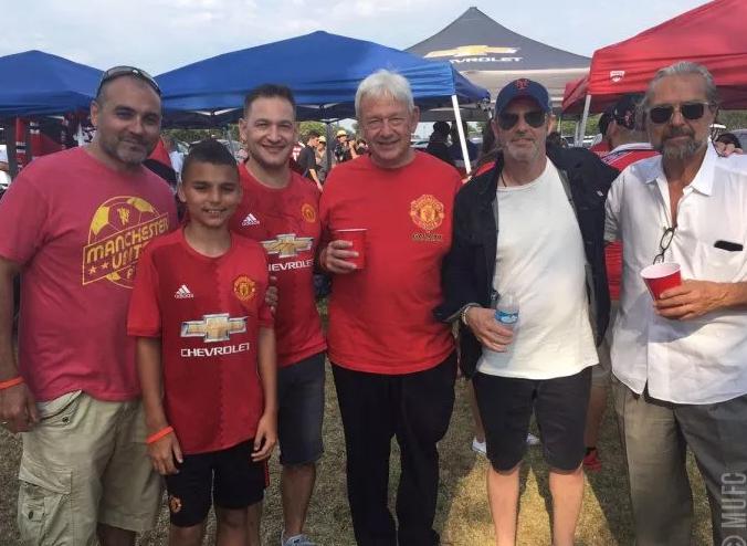 曼联喜迎开门红,红魔曼联贺炜