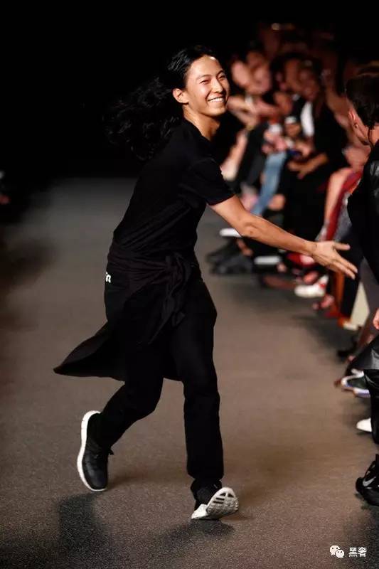 巴黎世家袜子鞋2.0和3.0的区别,巴黎世家男士袜子鞋