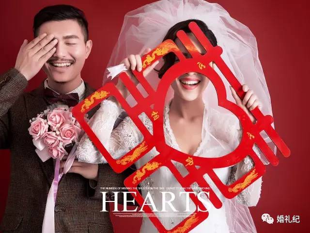 摄影师亲手教新人摆婚纱照造型,6种必拍的婚纱照风格