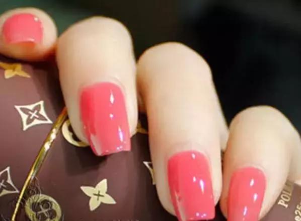 做蔻丹指甲的步骤,指甲纯色蔻丹