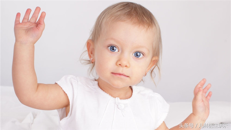 宝宝嘴里出现白白的是什么东西？