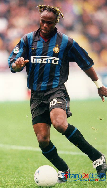 十大最丑球星排名,足坛最丑运动员现役