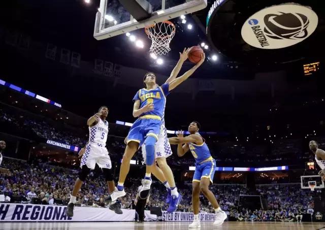 大儿子湖人，二儿子UCLA，三儿子疯狂刷分！球爹演绎篮球版《摔跤吧！爸爸》