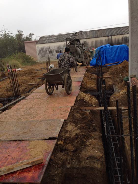 城市女孩看不上农村男友,城市女人看不上农村女人