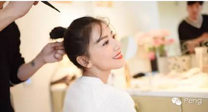 高圆圆被杂志小编黑了!看了照片我的嫉妒心好多了。。