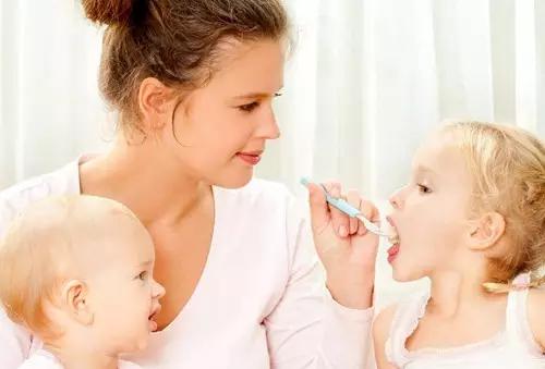 孩子吃饭拖拉磨蹭评语怎么写,孩子吃饭挑食怎么写评语