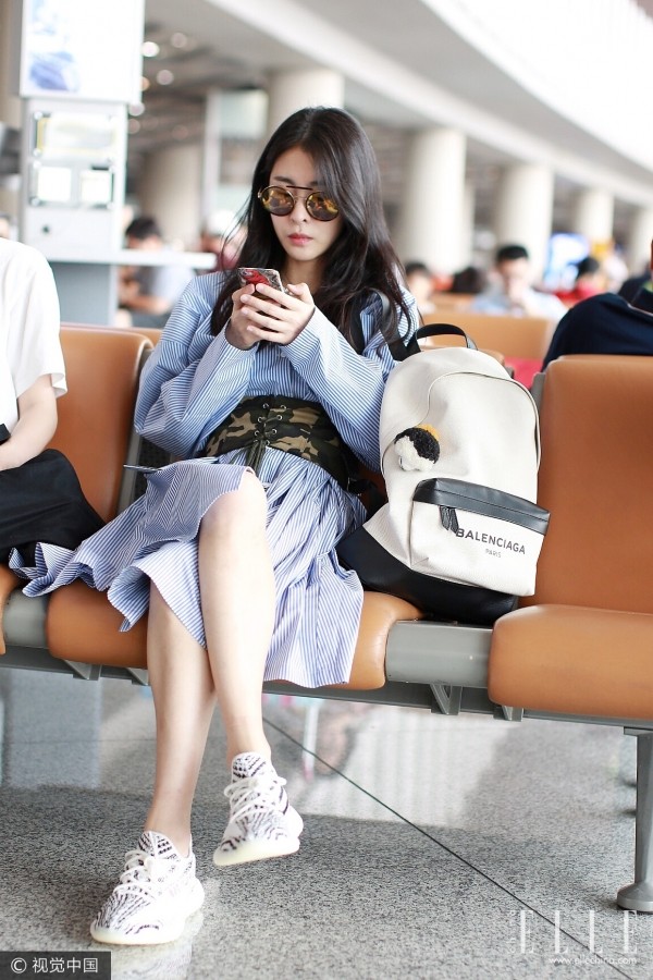 明星都在背什么帆布包,明星同款双肩包女现在最流行的