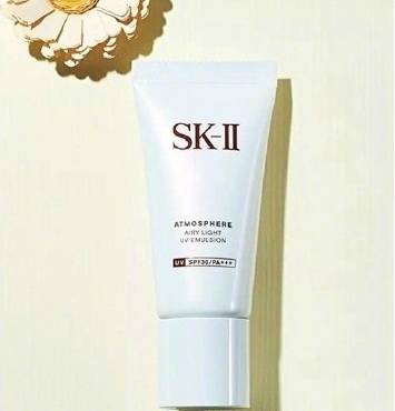 日本美容杂志《美的》评选：2017上半年最值得买的护肤品和彩妆，从平价到贵妇品牌都有