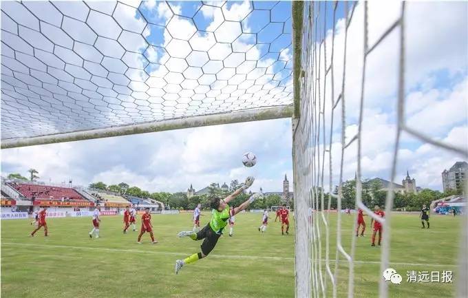 波兰小鲜肉对决清远足球小子!不好意思,第一场揭幕赛我们赢了