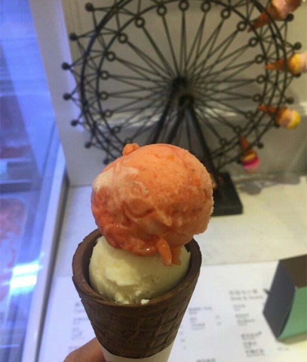 这么热的天你还不来吃冰淇淋吗,天气这么热还不来个清爽的冰淇淋