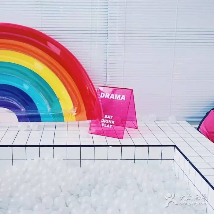 不要随便提甜品店，我怕克制不住拍照的欲望！