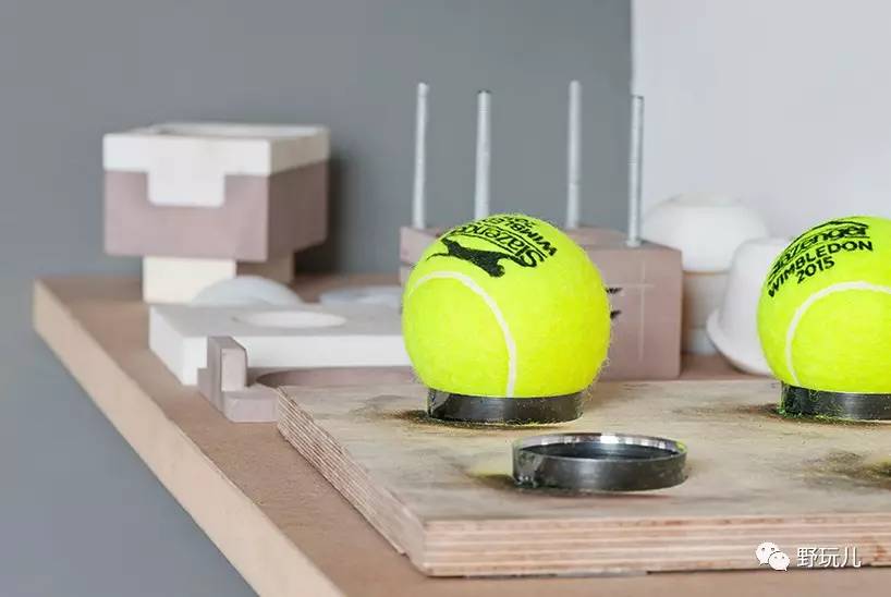 每年有20多万网球被弃有人捡走做了笔大生意！