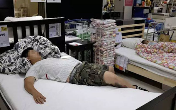 涓浗浜哄湪澶栧浗閰掑簵浜嬩欢,瀹滃涓轰粈涔堥偅涔堝浜哄湪閲岄潰鐫¤