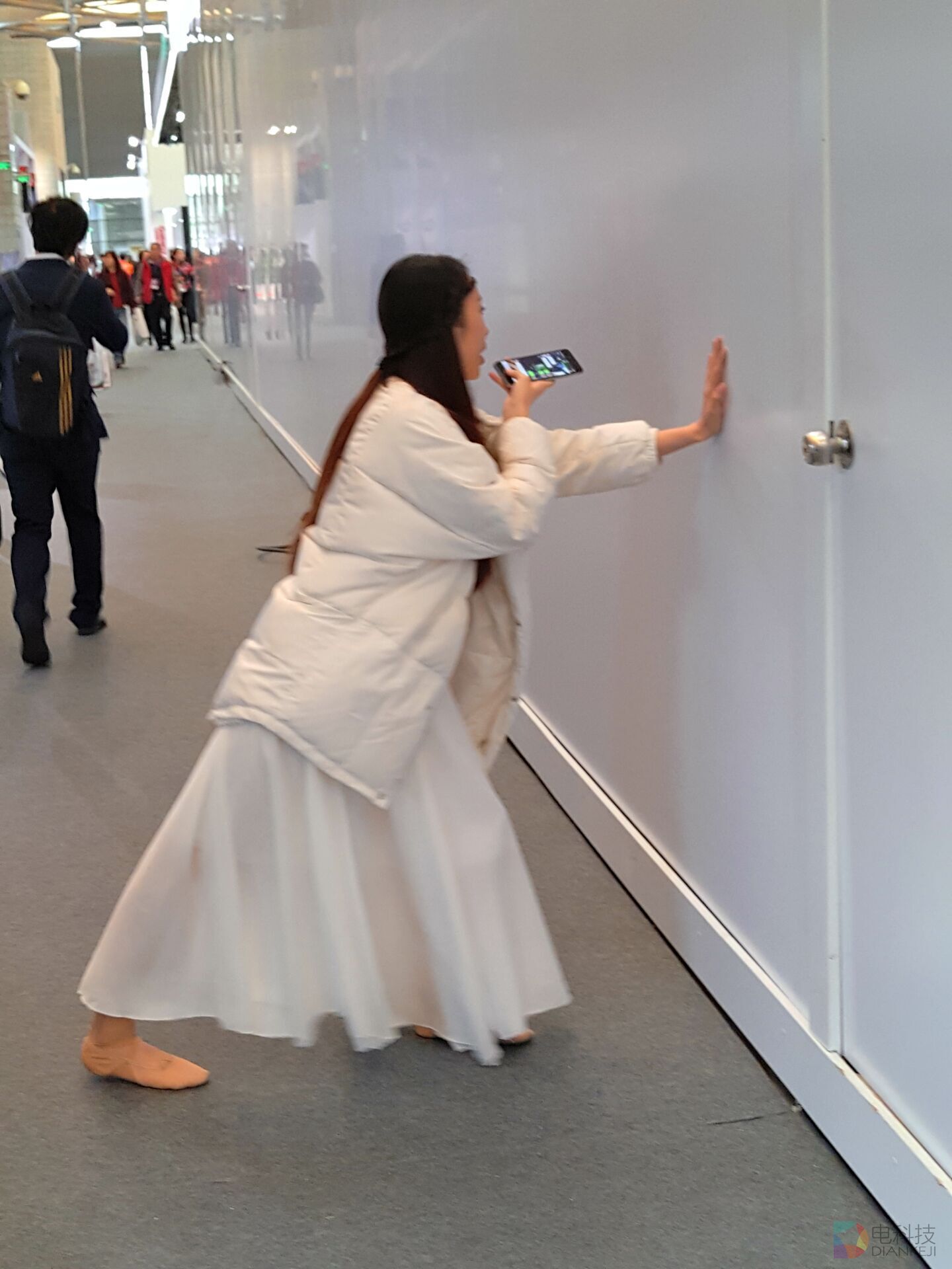 妹子多过车展所有AWE你想看的都在这里