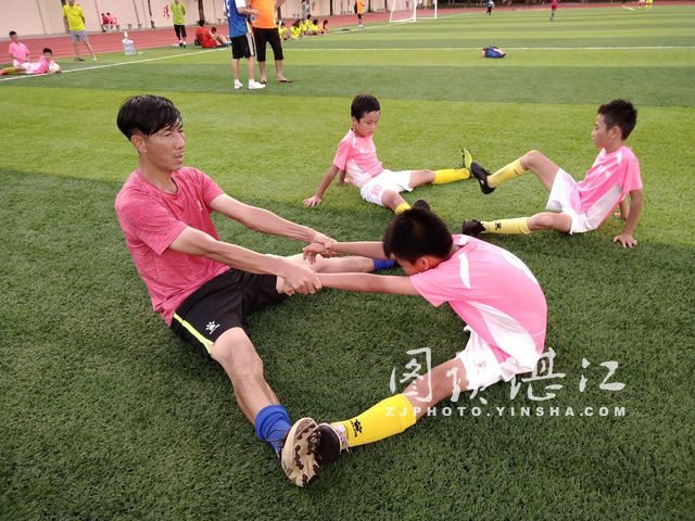 足球哪个国家发明出来的,足球实时比分怎么出来的