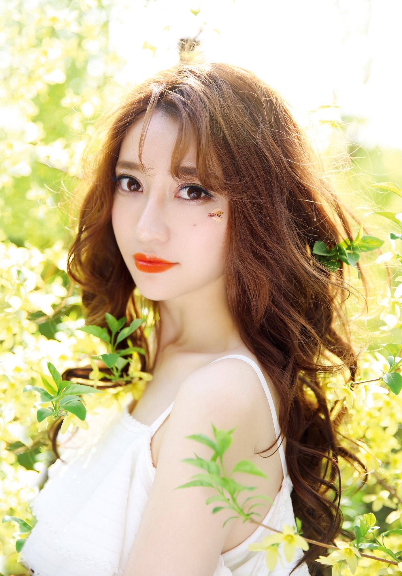 天气太热脱妆怎么补妆好看,天气热化妆后应该怎样避免脱妆