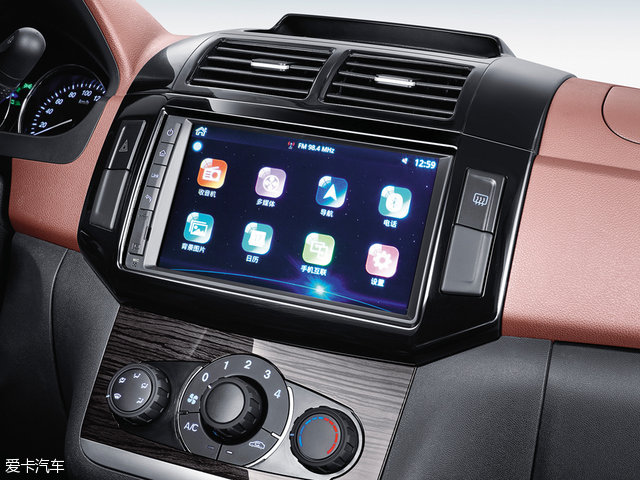 北汽威旺m3价格,北汽威旺m30和五菱宏光尺寸对比