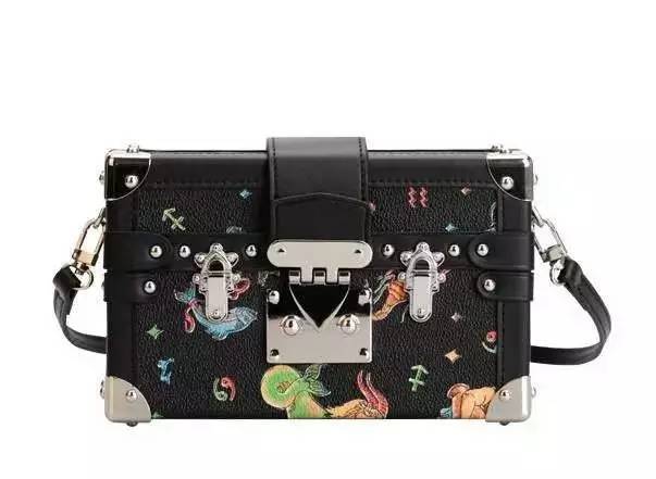 杨幂背过的包包,杨幂最近背过的包包