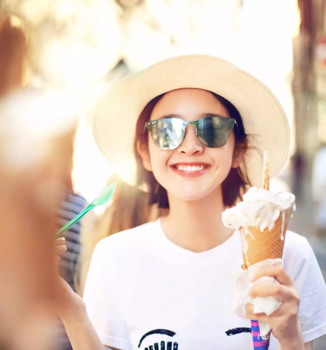 张若昀唐艺昕恋情怎么开始的,张若昀唐艺昕恋爱全过程