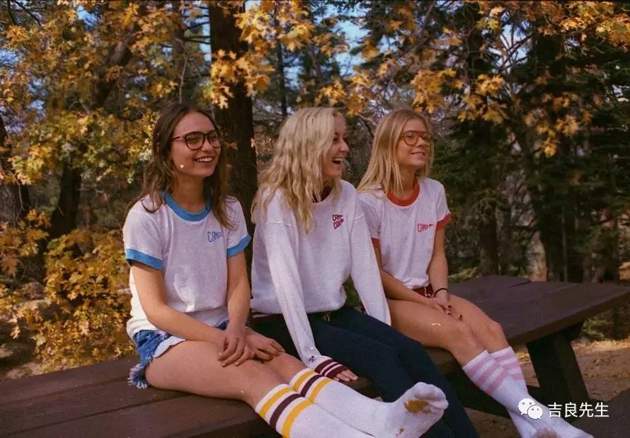 小众高级感白tee,白tee的30多种时髦穿搭