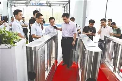 语闻丨8岁娃儿8个小时耍脱5万元……