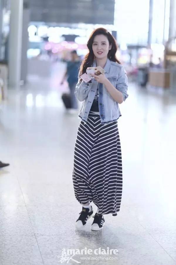 黑白条纹搭配墨绿色,黑白条纹搭配主题