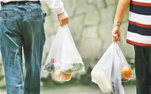 明明知道会倒闭，俩姑娘却还是开了这家零包装的超市，只为告诉你一件被忽略的事