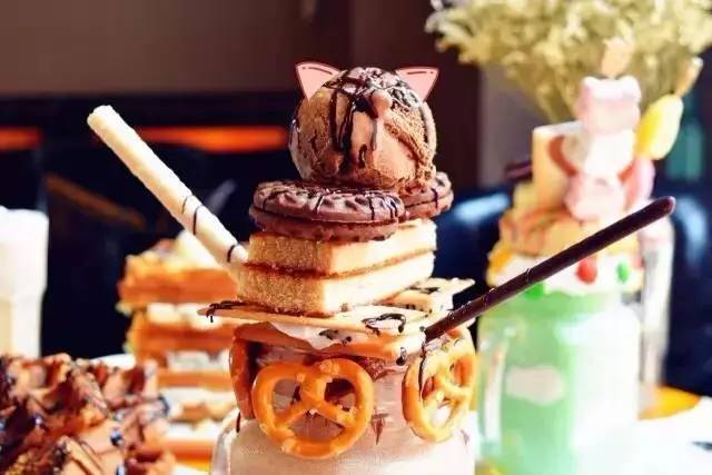 青岛排队的面包店,青岛最便宜的面包店永远都在排队