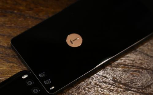 锤子坚果pro手机上手测评,锤子手机坚果pro2开箱评测