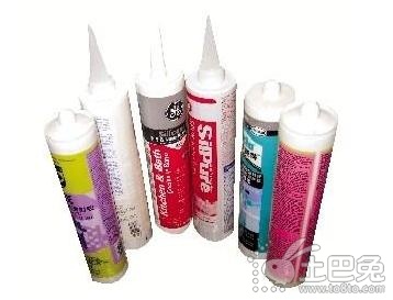 玻璃胶怎么去除衣服上,玻璃胶怎么去除最简单方法