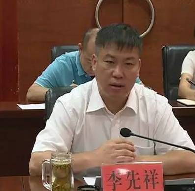 「新声快讯」云南世博集团将整体退出丽江老君山景区开发/丽江民专要代表云南参加全国青少年足球联赛啦！……